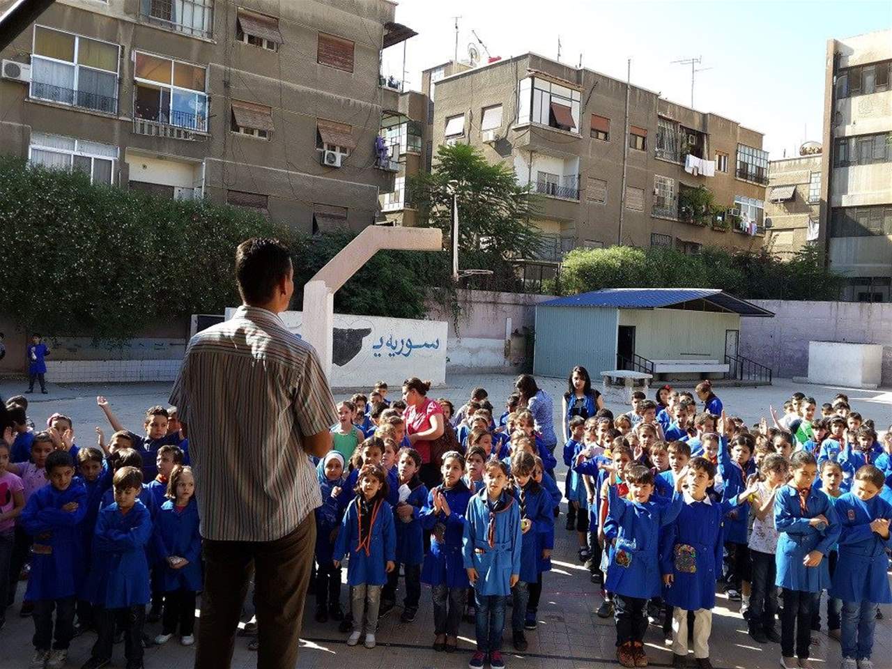 قرار يمنح "الحصانة" للمعلم في سوريا و يحميه من الاعتقال المباشر