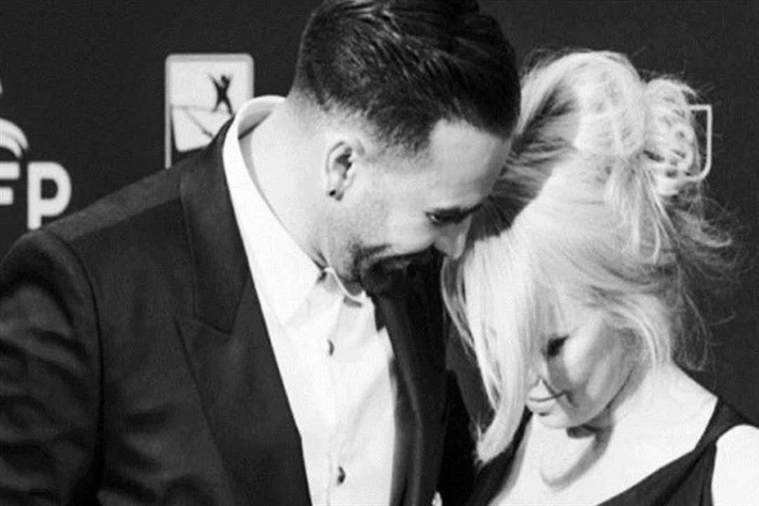 باميلا أندرسون تنفصل عن عادل رامي وتتهمه بالخيانة: إنه وحش