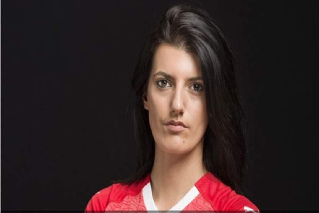 فقدان لاعبة كرة قدم سويسرية أثناء السباحة