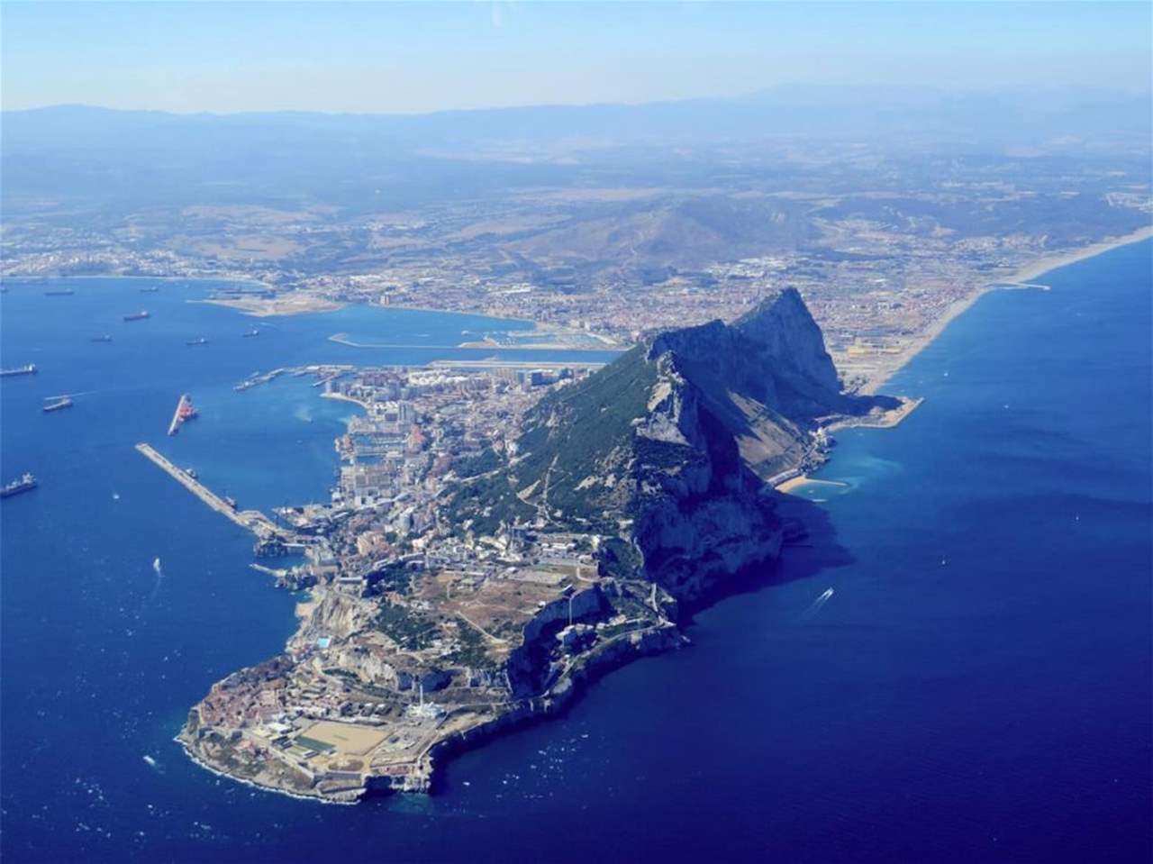 سلطات جبل طارق توقف سفينة يشتبه بنقلها نفطاً إلى سوريا