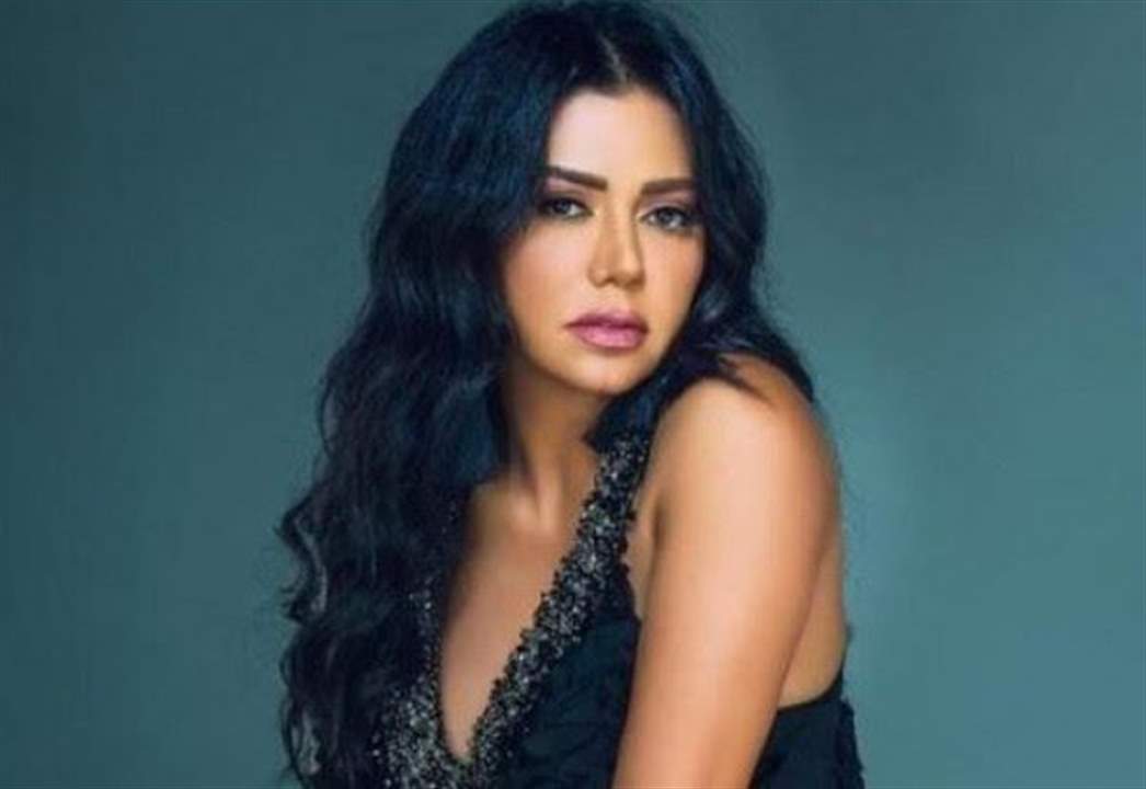 مرة أخرى.. رانيا يوسف تشعل "السوشيال ميديا" بصورة جريئة!