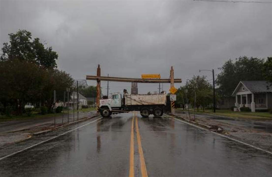 الإعصار "باري" يهدد بكارثة جنوبي الولايات المتحدة