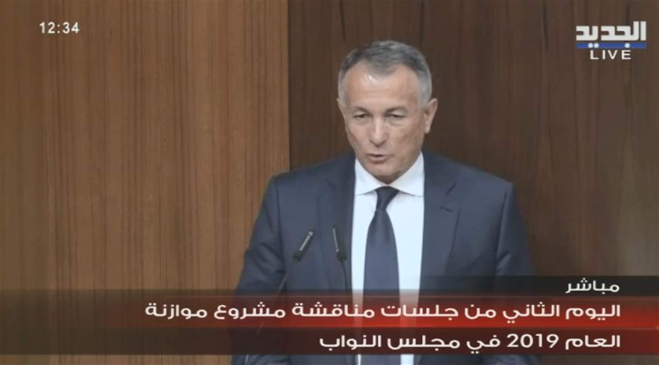 النائب شامل روكز من مجلس النواب: لا ادري اذا تعبير "المزرعة" قد يصلح ليوصف واقع الحال الذي نعيشه. فالمزرعة تتميز بتوزيع الموارد بإنصاف، لكن ما نرى اليوم هو رداءة ووقاحة في السلب والنهب