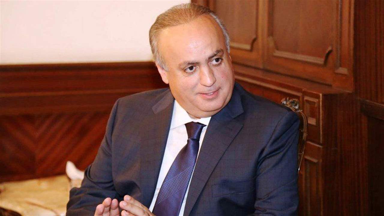 وهاب: هل يستطيع أحد أن يخبرنا عن باخرة الفيول المغشوش الراسية قبالة الذوق لمصلحة ريمون رحمة والتي يتمّ الضغط لتفريغها وهل قام رحمة بإنزال الأسعار مقابل اللعب بالنوعية ومن يتحمّل أعطال المعامل إذا استعمل فيول رحمة المغشوش؟