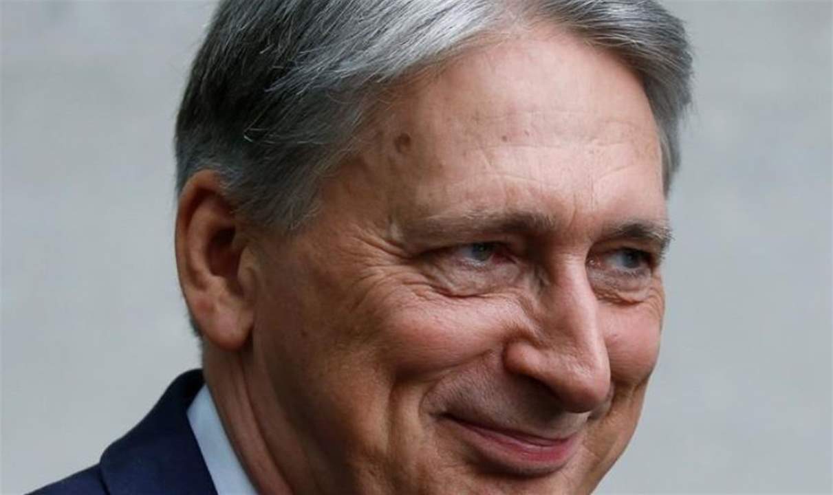 وزير المالية البريطاني يعلن موعد استقالته قبل أن تتم إقالته! 