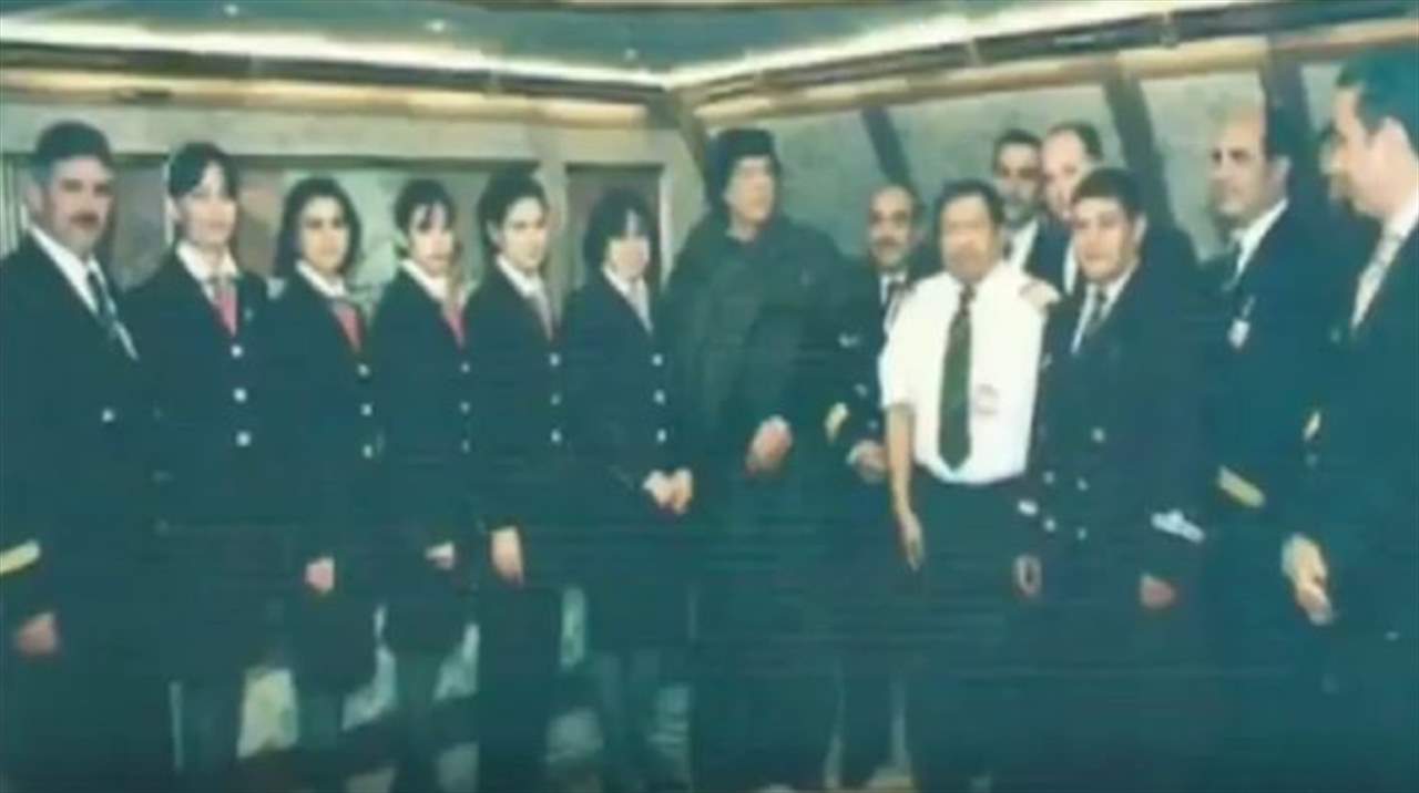 طيّار القذافي الخاص يكشف عن تفاصيل رحلاته مع الزعيم الليبي الراحل 