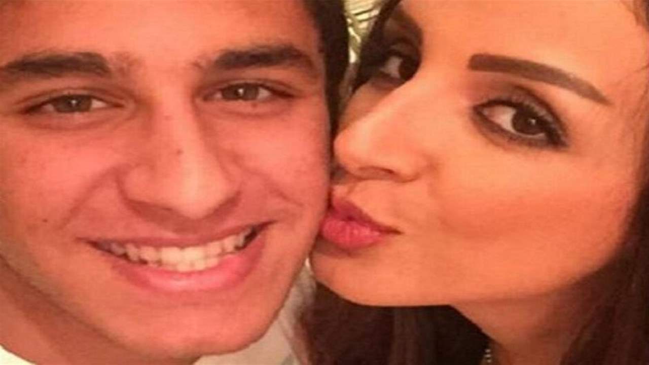 نجل أنغام الأكبر يقاطعها ويلغي متابعتها ويحذف صورها!