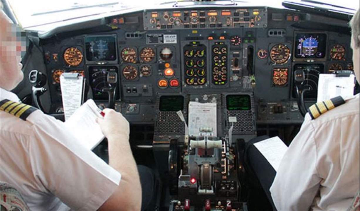 شرطة المطار تلقي القبض على طيار قبل الإقلاع