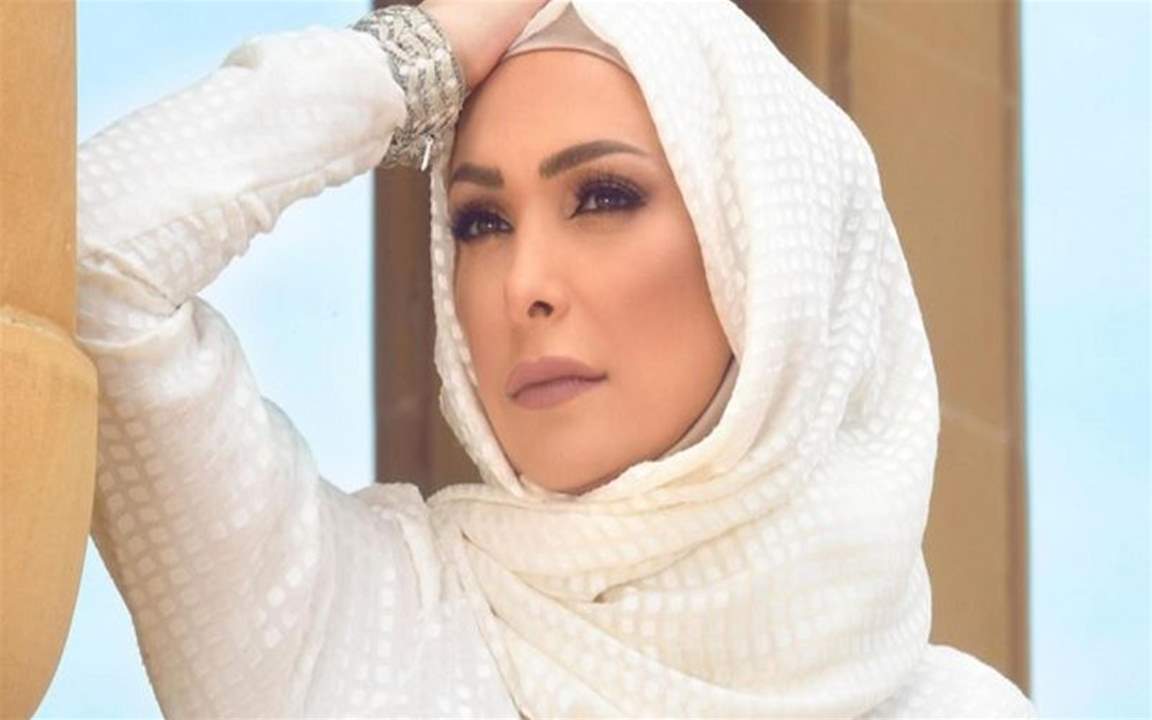 أمل حجازي تطلب السماح وهي مرتدية ملابس الإحرام يفيدو مؤثّر 