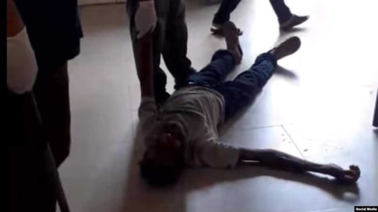 مستشفى ترمي مريضاً خارجها بسبب إصابته بالإيدز!