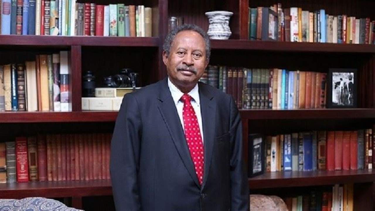 حمدوك يؤدي اليمين الدستورية رئيسا لوزراء السودان