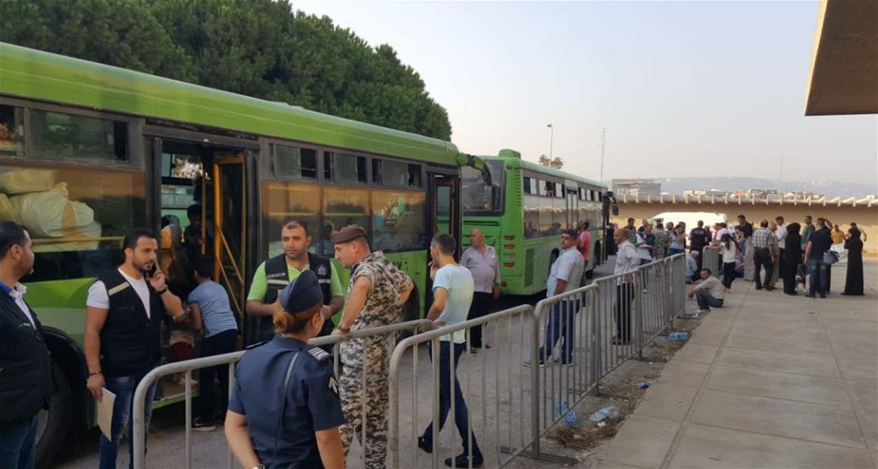 دفعة جديدة من النازحين السوريين تغادر لبنان باتجاه الأراضي السورية 