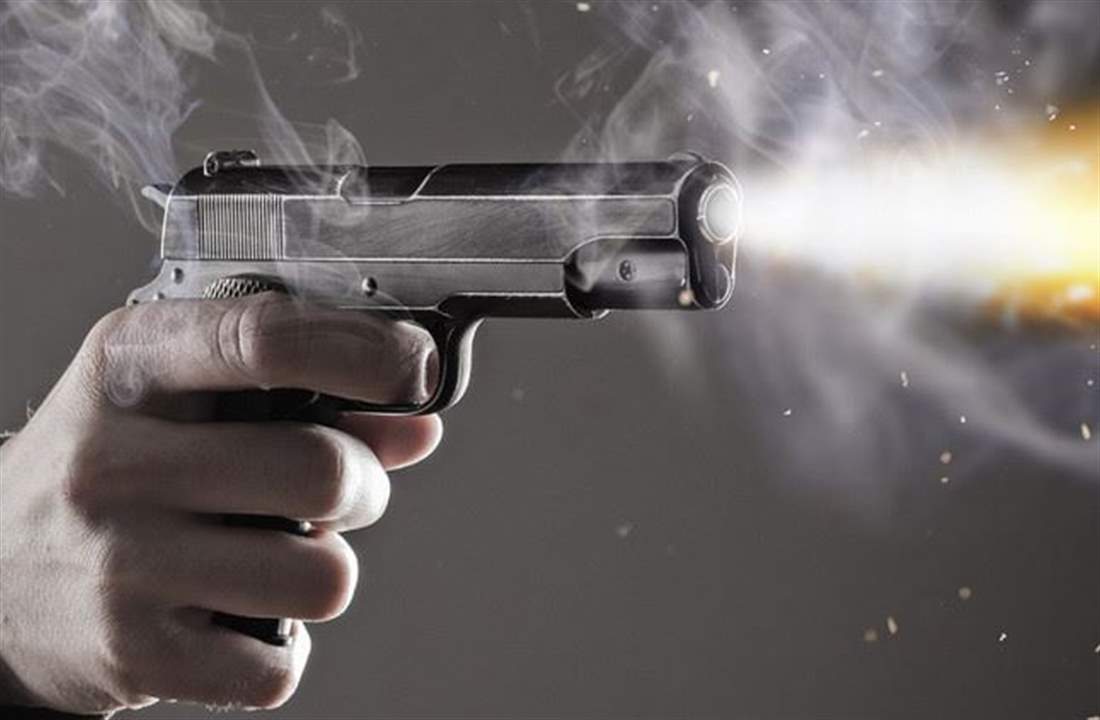 مقتل عائلة بأكملها رمياً بالرصاص... ونجاة فتاة بعد أن تظاهرت بالموت!