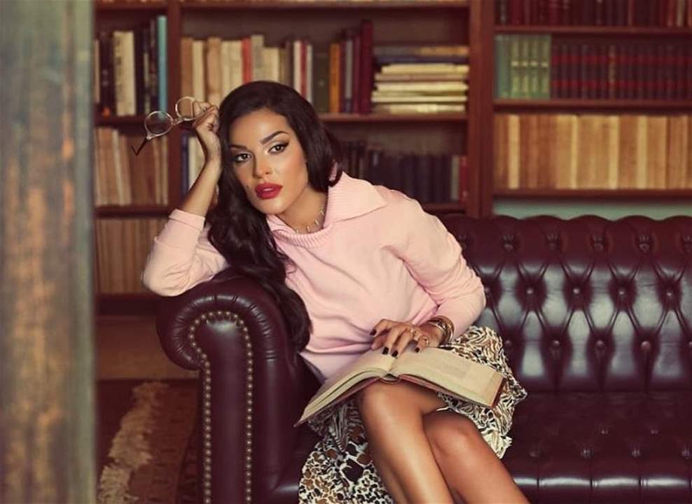 نادين نسيب نجيم كالأميرات في حفل زفاف صديقتها.. شاهدوا كيف بدت 