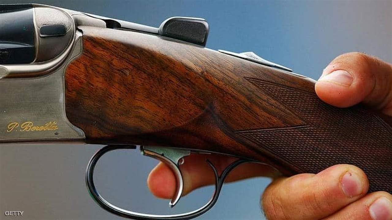 قتل والده بعدما ظنه "خنزيراً برياً"!