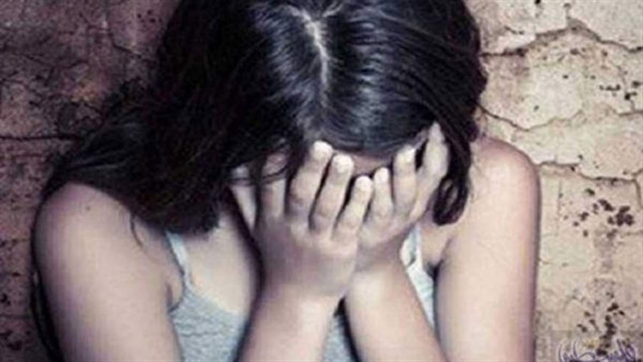 ثلاثة شبان يتناوبون على اغتصاب طفلة عمرها 5 سنوات
