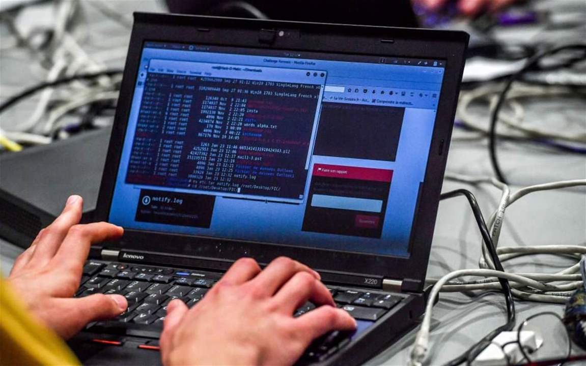 السجن لرجل أساء استخدام كمبيوتر زوجته!