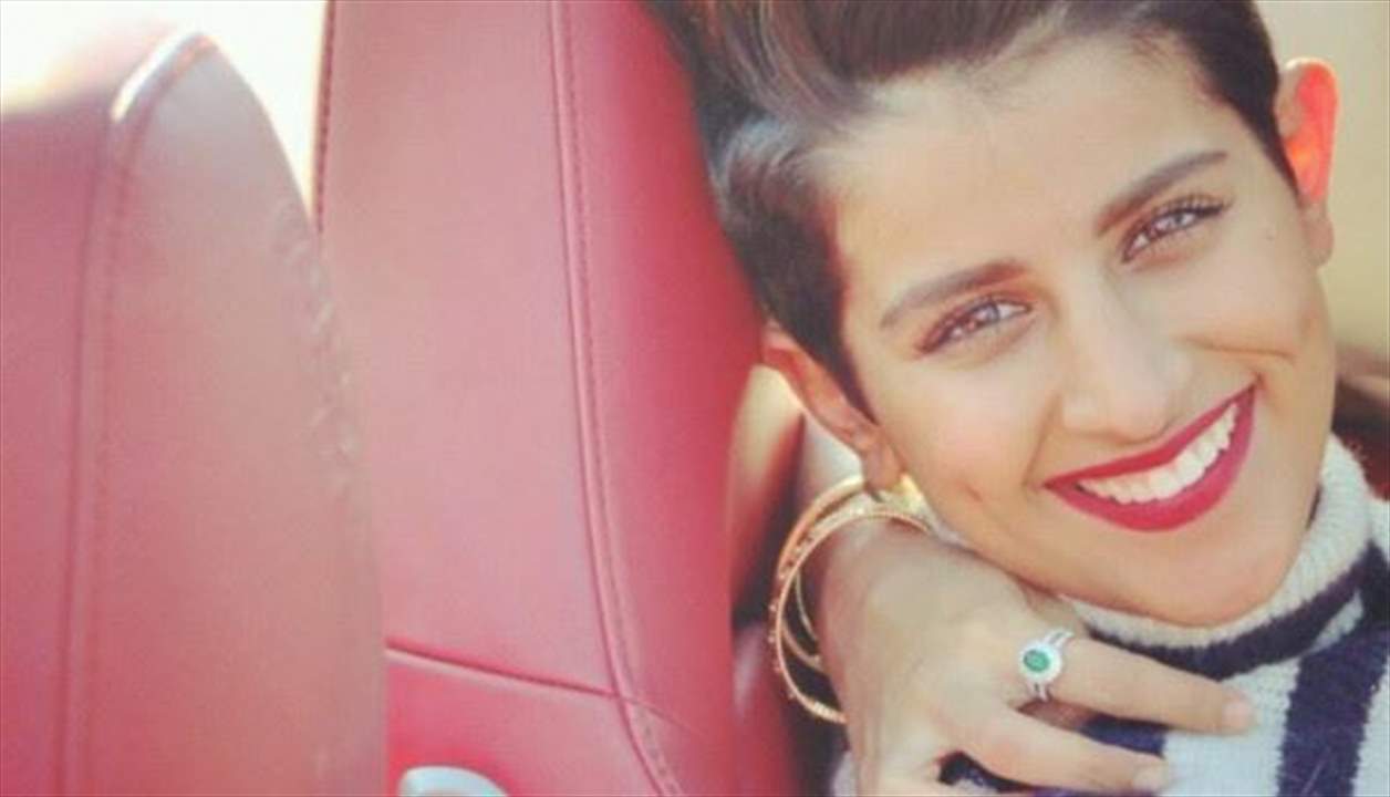 فنانة خليجية متهمة بالطبقية بعدما سخرت من أحدهم: "القميص الذي أرتديه أغلى من صالة بيتكم"