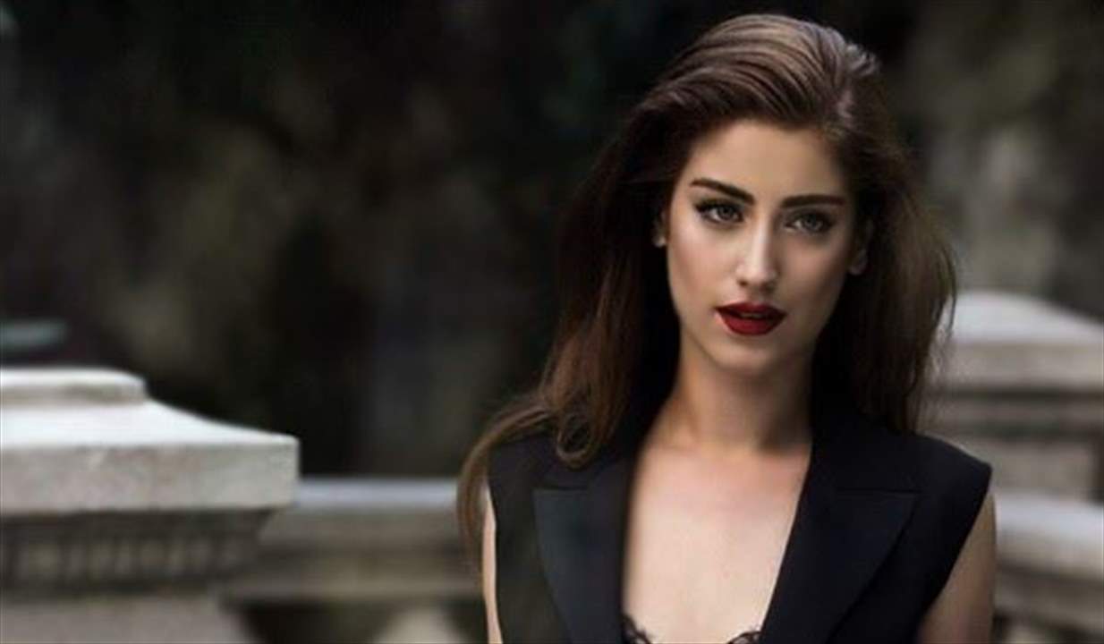 هازال كايا الشهيرة بفريحة تستعرض حملها وتنال إعجاب الآلاف