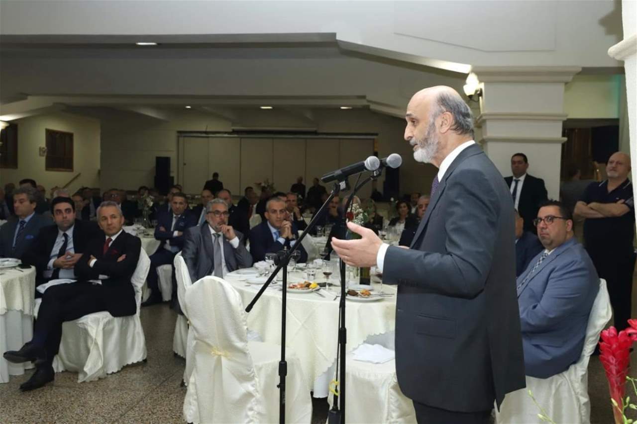 جعجع من كندا: لتشكيل حكومة من أخصائيين وتقنيين من أحجام كبيرة ولندعها تعمل لإنقاذ الوضع