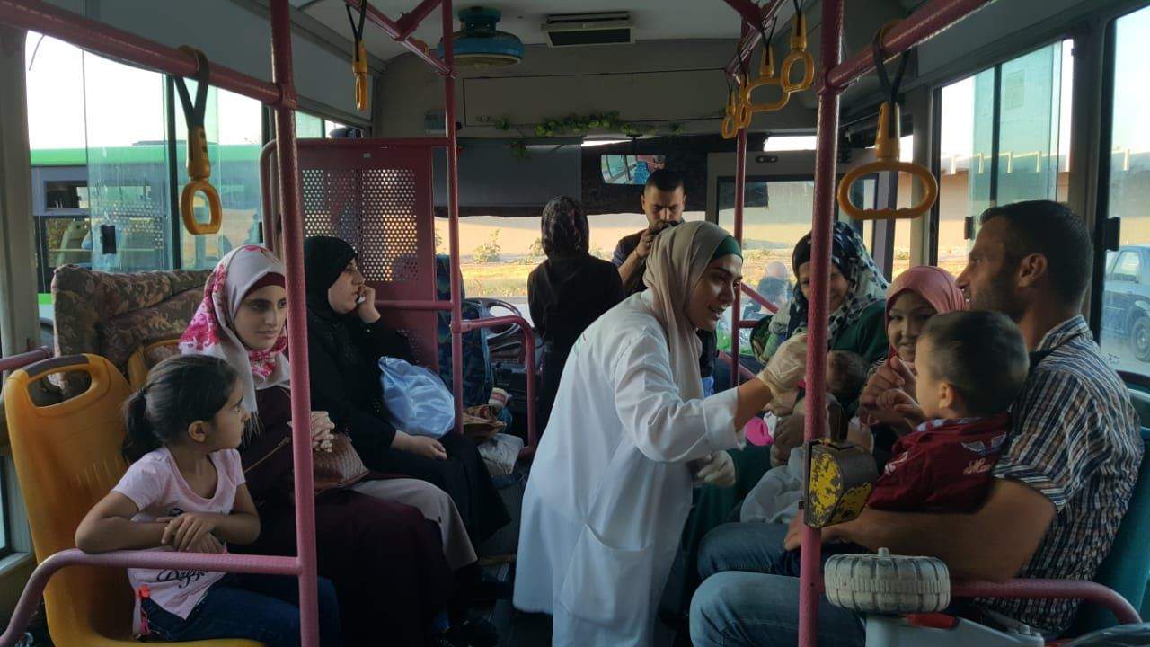 بالصور- دفعة جديدة من النازحين السوريين يغادرون لبنان باتجاه سوريا 