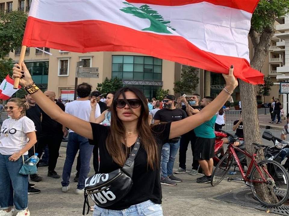 الانتقادات تطال نادين نسيب نجيم وهي تعلّق: "ما بتراشق بحجارة الا من ولاد بلدي"