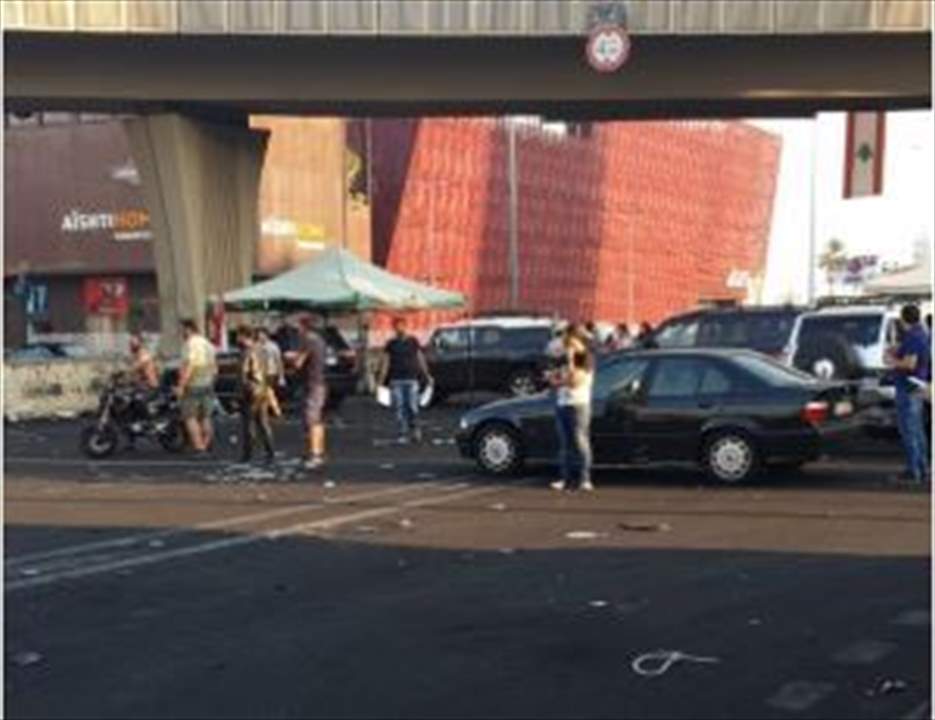 مراسلة "الجديد": قطع طريق جل الديب بالاتجاهين فيما الطريق البحرية لا تزال مفتوحة