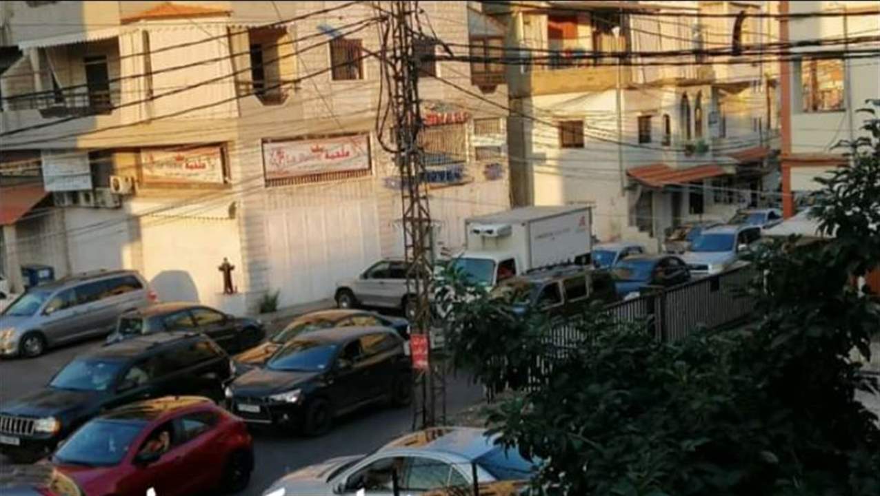 الوكالة الوطنية: استمرار إقفال اوتوستراد كسروان بدءا من العقيبة والصفرا وغزير والذوق إضافة إلى عشقوت وكان طريق جعيتا قد فتح منذ قليل كما اعيد إقفال الطريق البحرية في الذوق