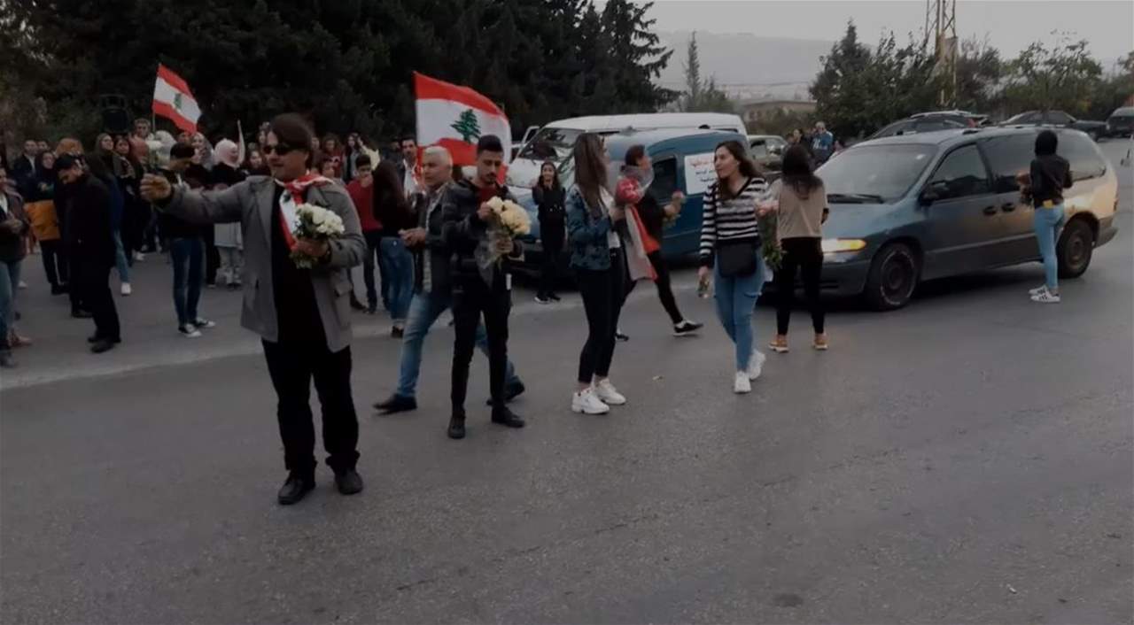 بلدة الفاكهة تلبّي دعوة "أحد الوحدة" بتظاهرة حاشدة بمشاركة سليم الغضبان بعد إطلاق سراحه 