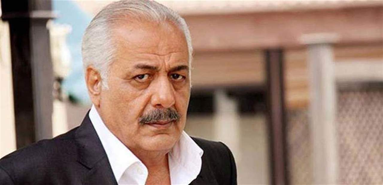 صورة تجمع أيمن زيدان مع إبنيه في "جميل وهناء" بعد 22 عاماً