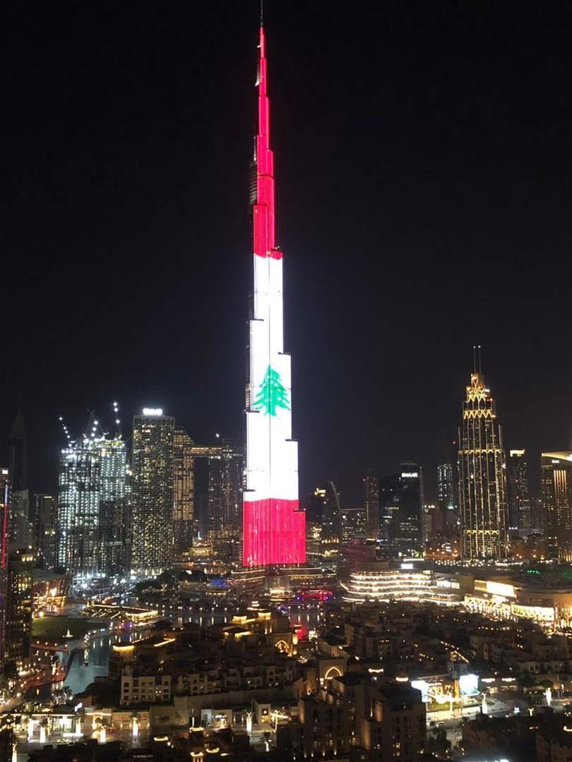 بالفيديو- إضاءة برج خليفة في دبي بالعلم اللبناني