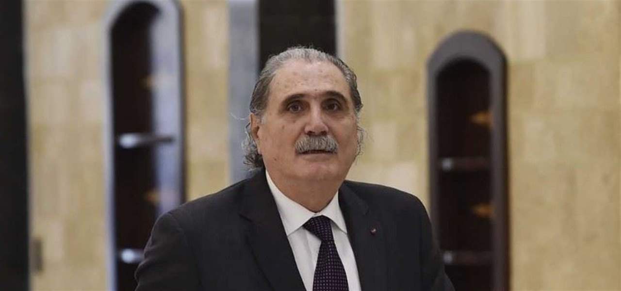 جريصاتي لرؤساء الحكومة السابقين:  الحريري احوج ما يكون الى الهواء الطلق فلا تسمموا أجواءه