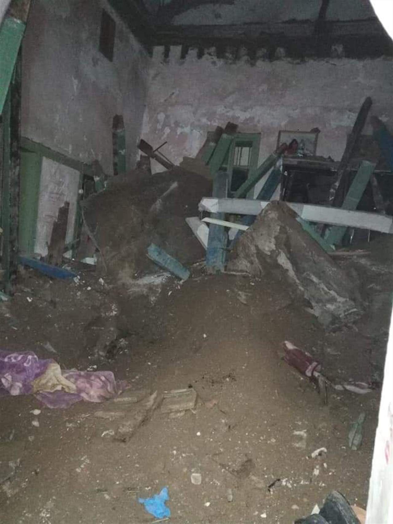 فاجعة في طرابلس... وفاة شاب وشقيقته بانهيار سقف منزلهما في الميناء