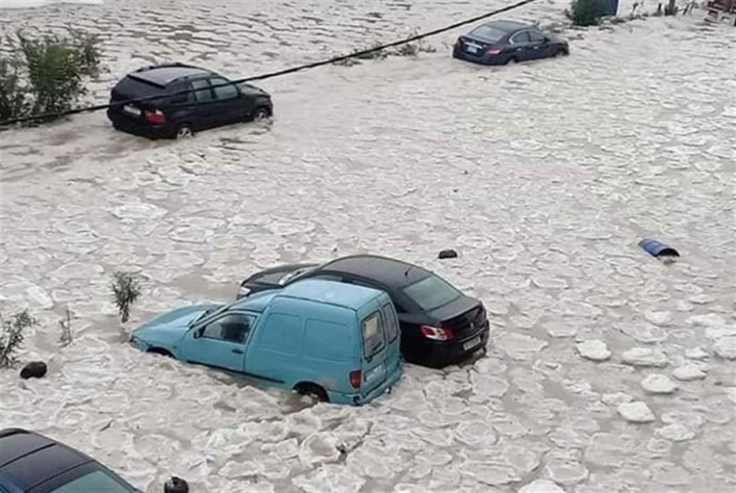 الرغوة البيضاء اجتاحت طرقات الشويفات...أمراض وأوبئة جرثومية!؟