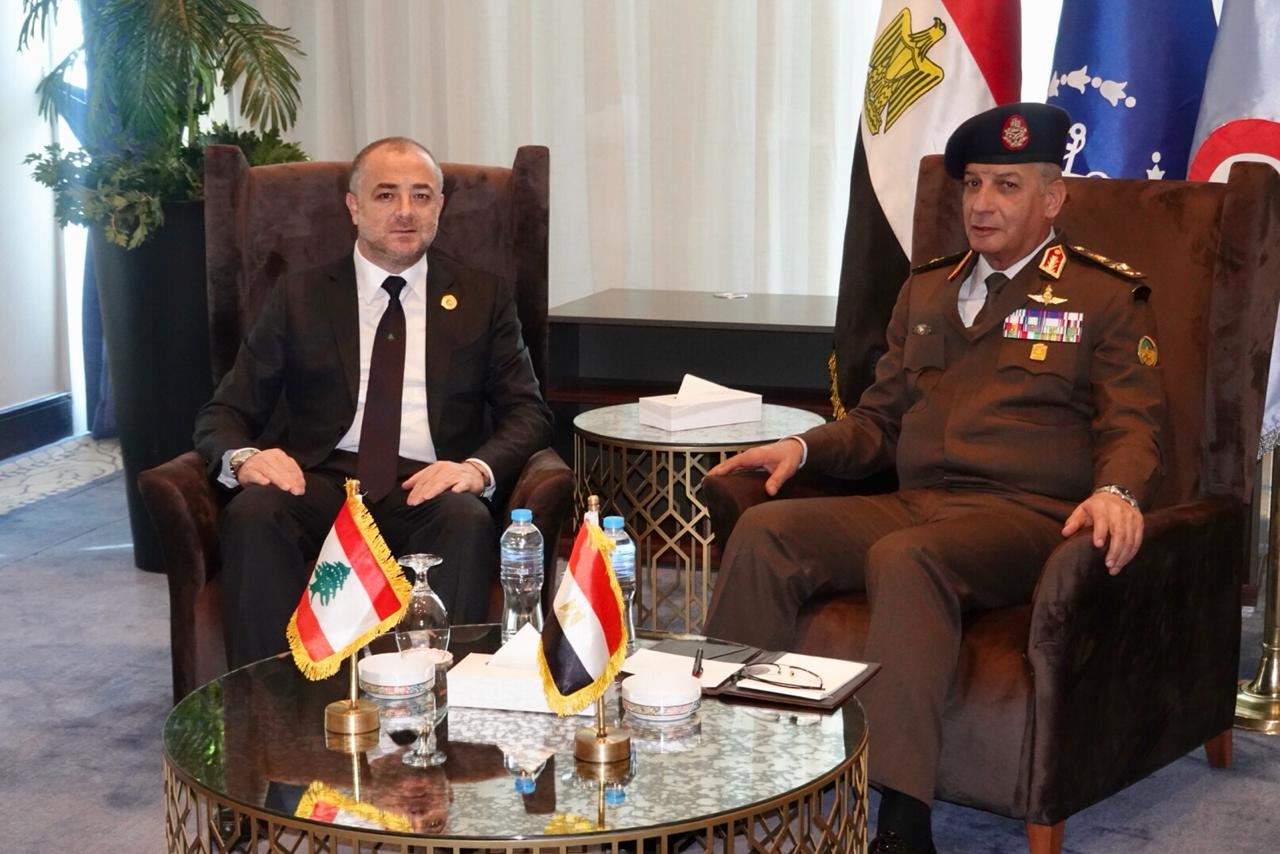 اجتماع بين بو صعب والفريق اول محمد احمد زكي في مصر