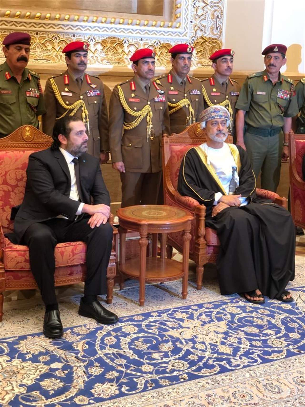 بالصور- سلطان عمان يستقبل الحريري 