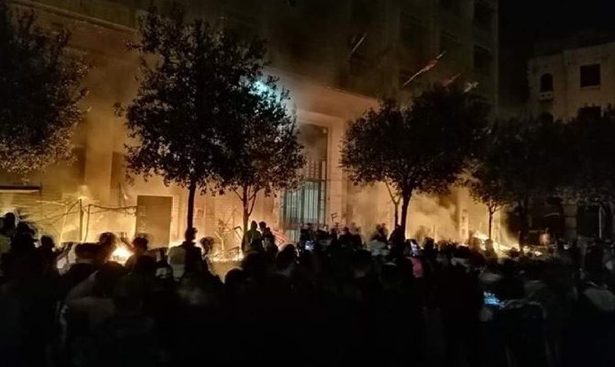 شرطة مجلس النواب تنفي استهداف خيم المعتصمين في ساحتي الشهداء ورياض الصلح 