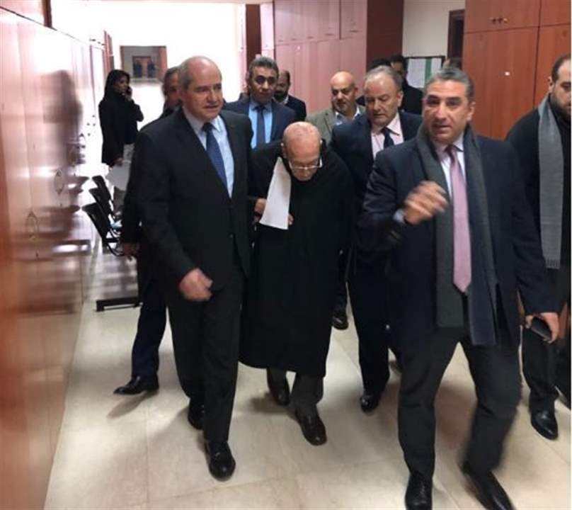 قاض يطرد محام مُسن من قاعة المحكمة.. ونقيب المحامين يتدخّل