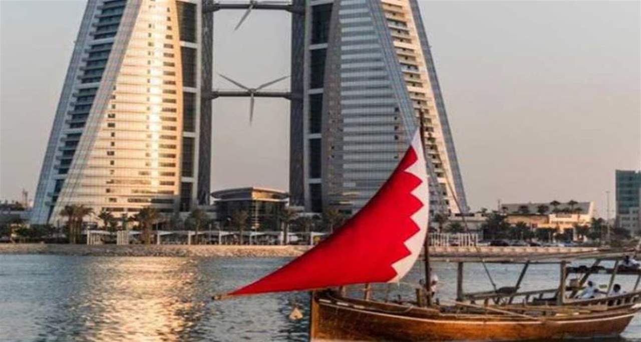 البحرين.. إجراءات مشددة وتعليق رحلات جوية