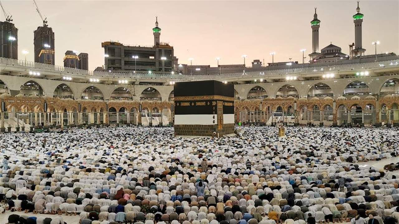 تعليق العمرة وزيارة المسجد النبوي في السعودية مؤقتاً بسبب "كورونا"