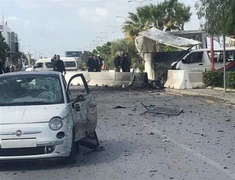 الصور الأولى للتفجير الانتحاري بمحيط السفارة الأميركية في تونس