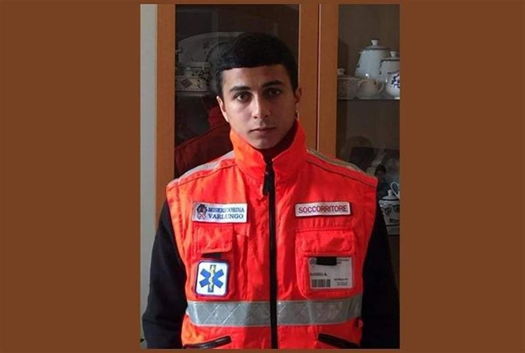 لاعب مغربي ينخرط بعمل الإسعاف والإنقاذ في فلورنسا