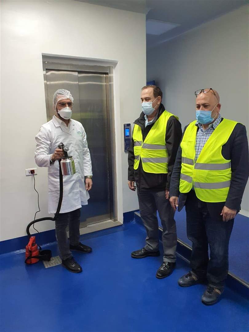 حب الله جال على مصانع الكمّامات والمعقّمات: وزارة الصناعة تضمن الجودة  