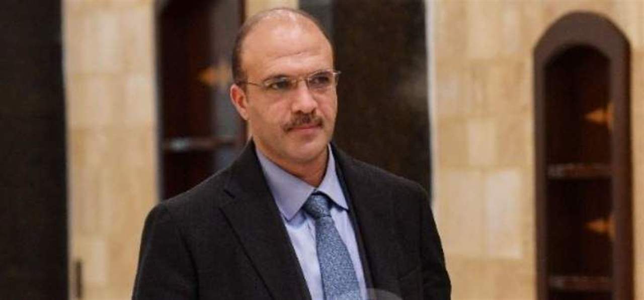 حمد حسن:  فتات العيش بهالأيام أمان الدهر من غدر الفيروس وطمعِ إنسان