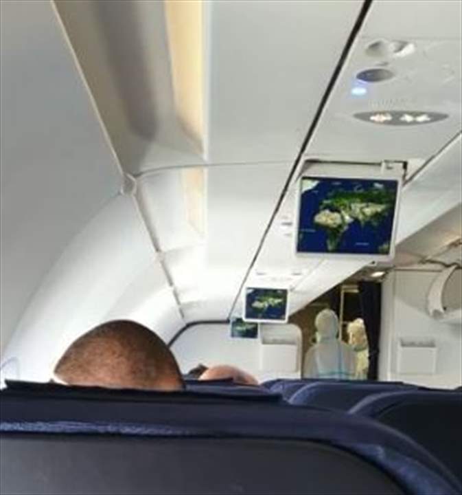 بالصور – تجهيز الطائرة المتجّهة من الرياض الى بيروت لإيصال أوّل دفعة من المغتربين