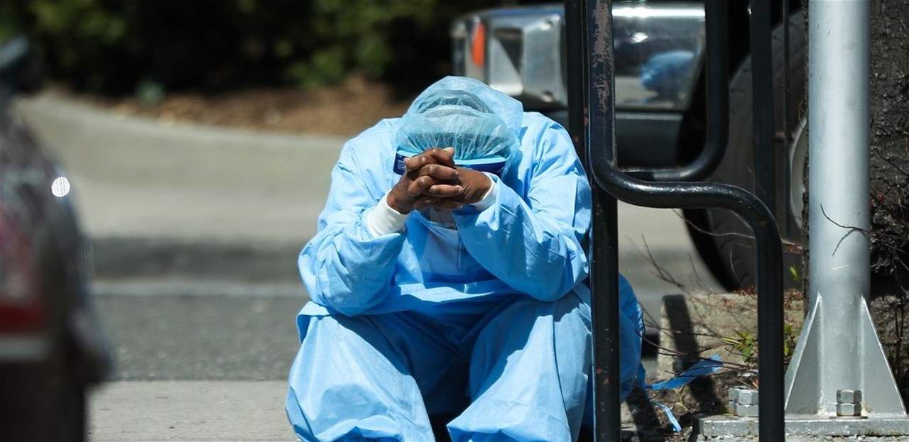 مقابر جماعية في نيويورك... والناس يموتون في بيوتهم!