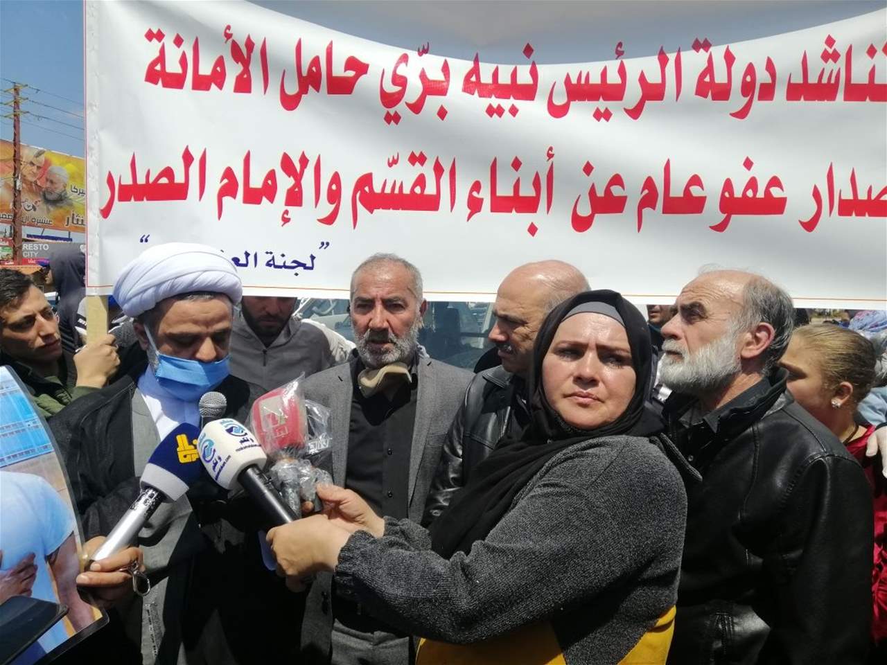 اعتصام وحرق إطارات في بعلبك للمطالبة بإقرار قانون العفو العام