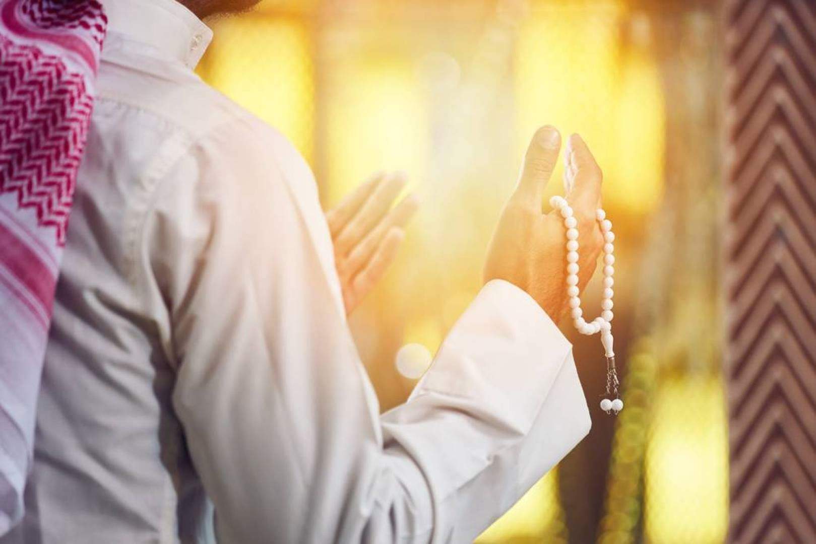 هيئة كبار العلماء السعودية توصي بصلاة التراويح في المنازل