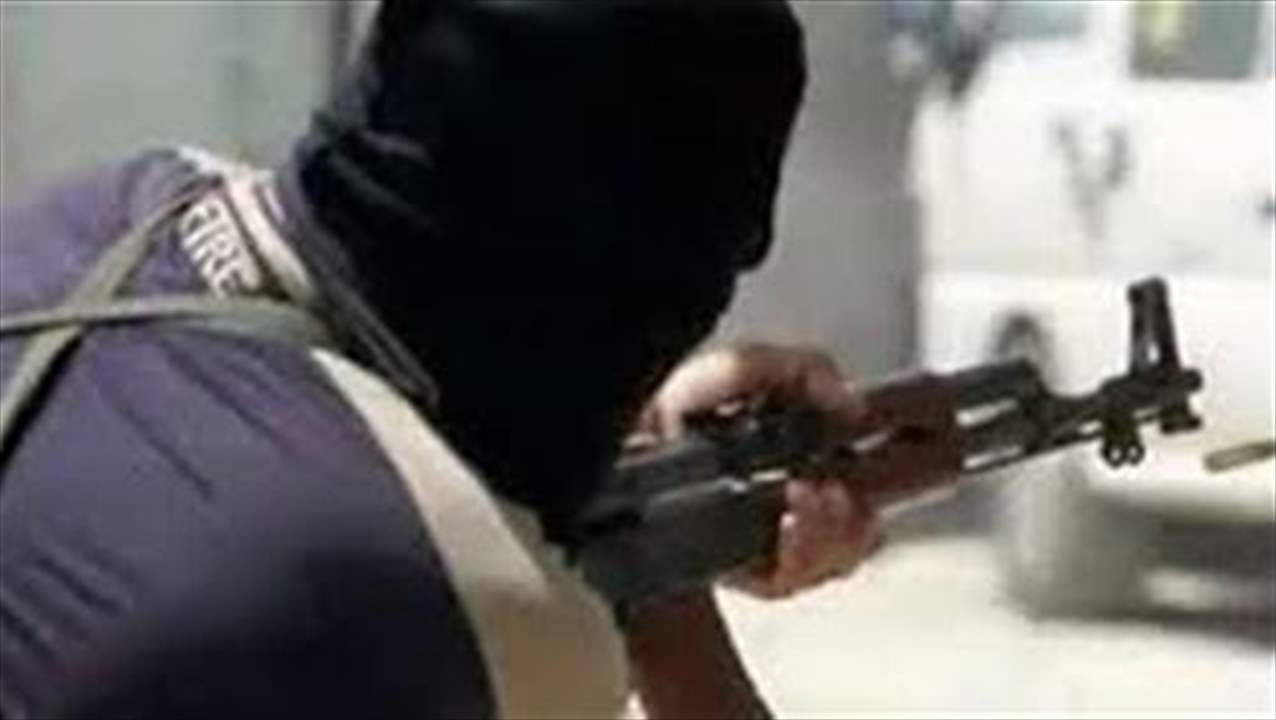 مسلحون اعترضوا سائق "بيك آب" في إيعات وسلبوه مبلغاً مالياً  