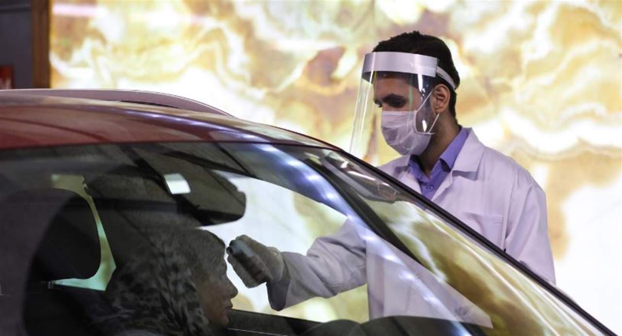 إيران تعتزم فتح مساجد وتخفيف القيود تدريجياً